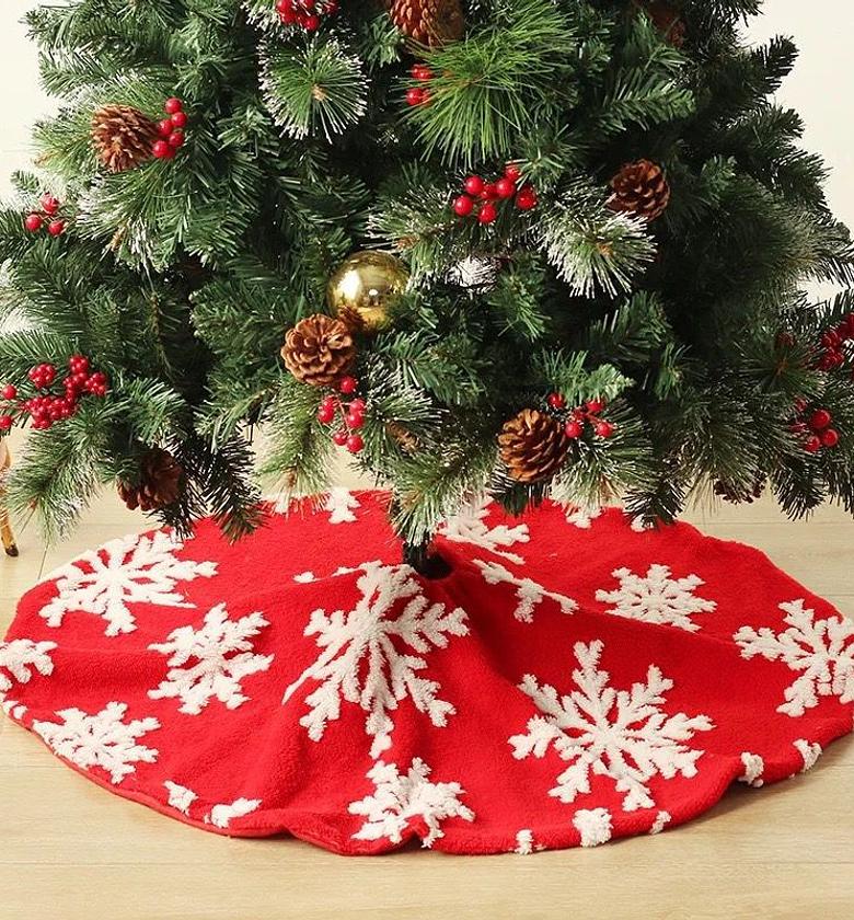 Christmas Tree Skirt  Available in red  with white prints  Size :90cm image