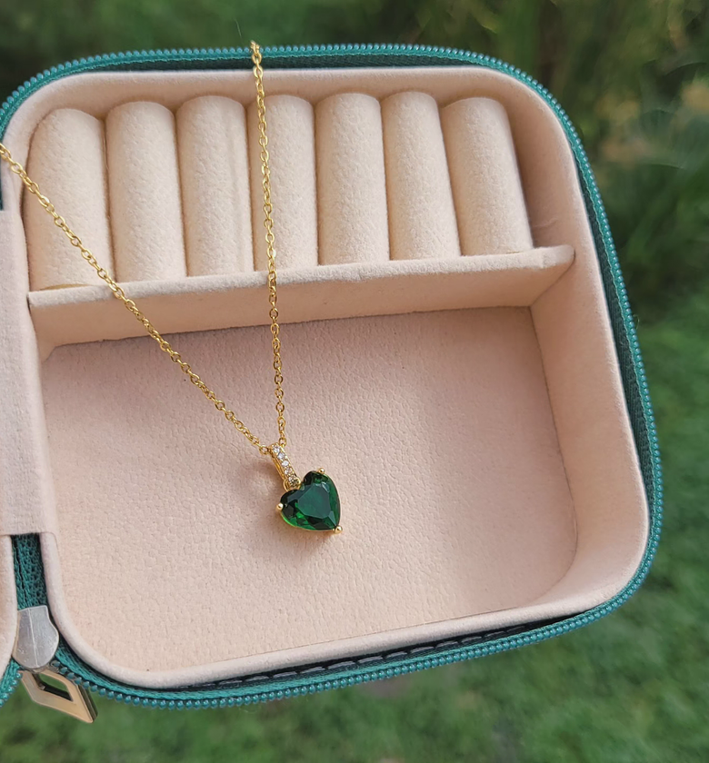 Emerald loveheart image