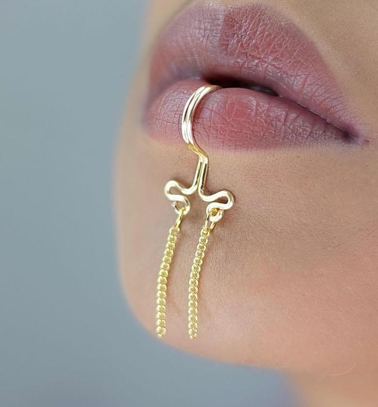 Lip Cuffs (No piercing)
