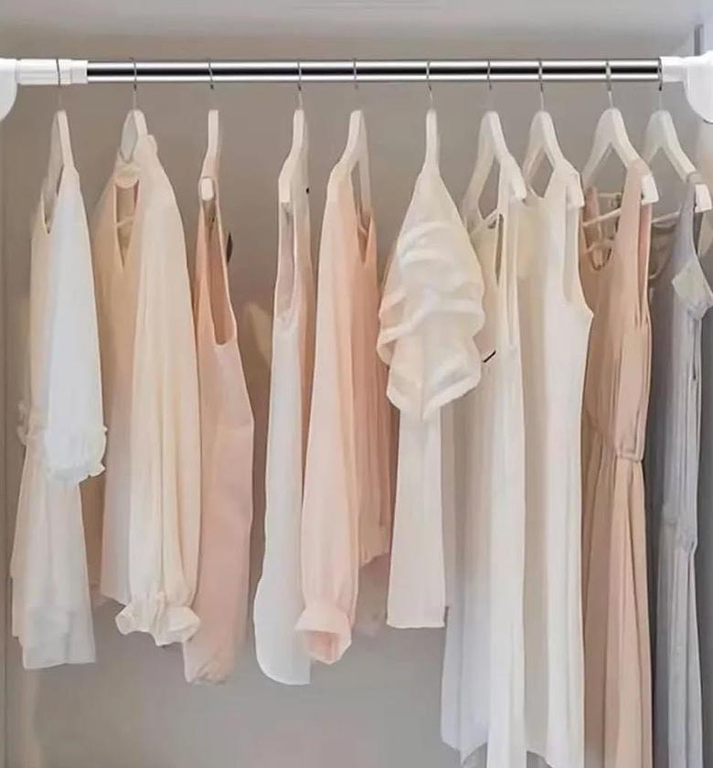 Multipurpose extendable/adjusstable telescopic rod. image