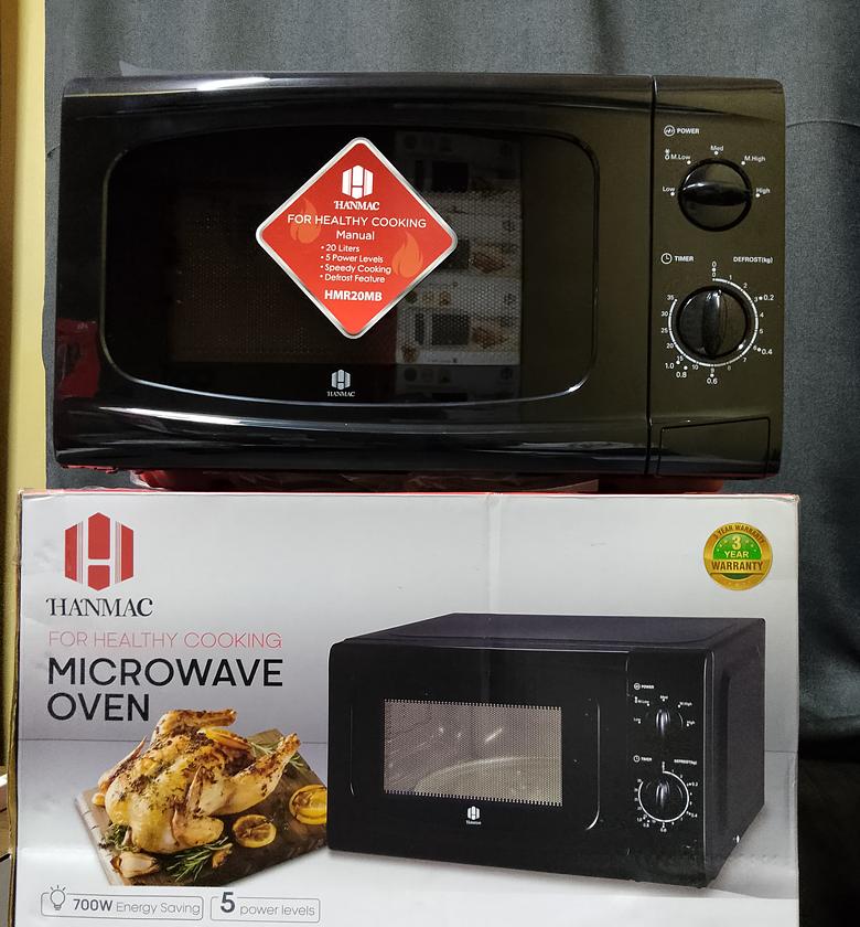 MICROWAVE. Hanmac 20L Manual black microwave image