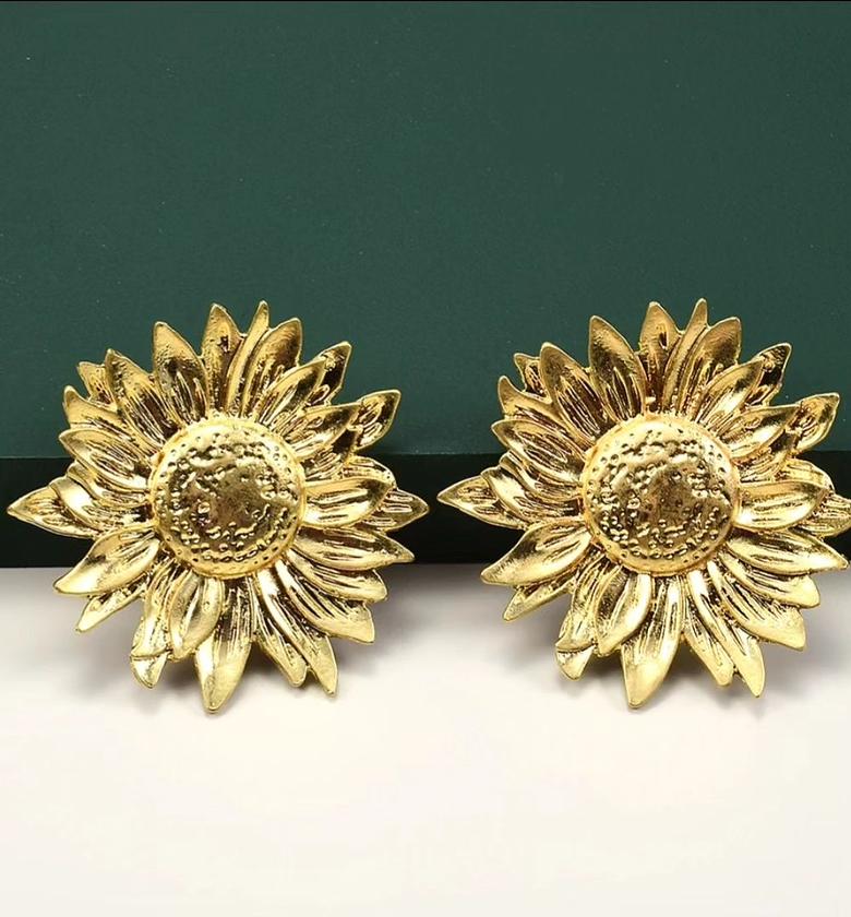 Golden sunflower earrings image