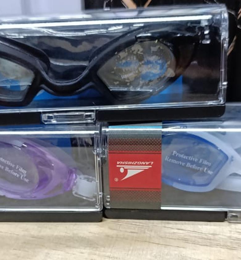 Kids Swimming Goggles. Teenagers anti-fog swimming goggles image