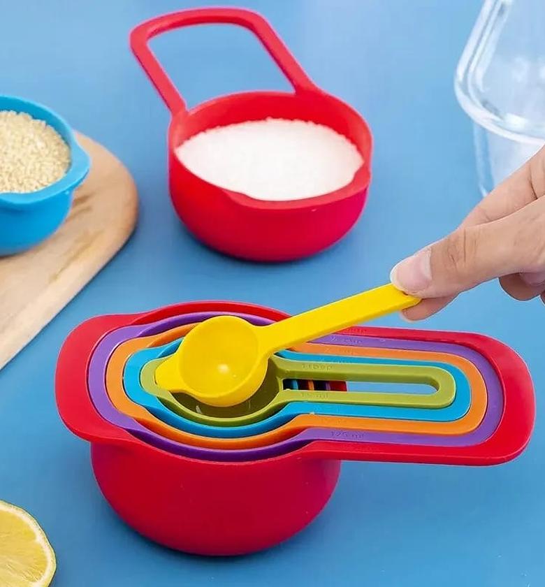 MEASURING CUPS. 6 in 1 measuring cups  image