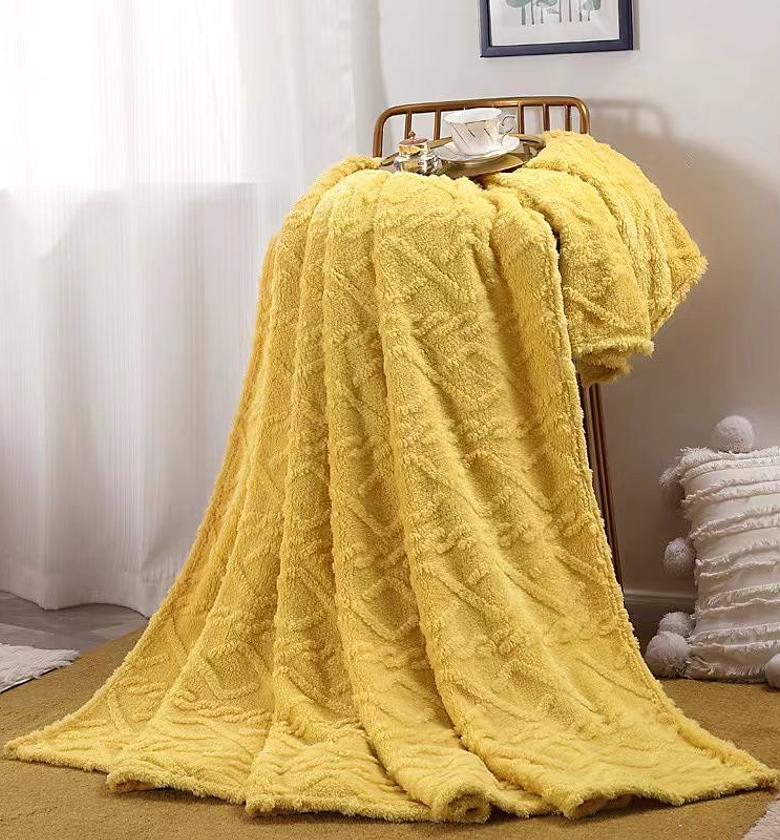  fleece  throw blanket   size 150×200 cm  colors:Pink ,off white ,grey ,mustard, beige  image