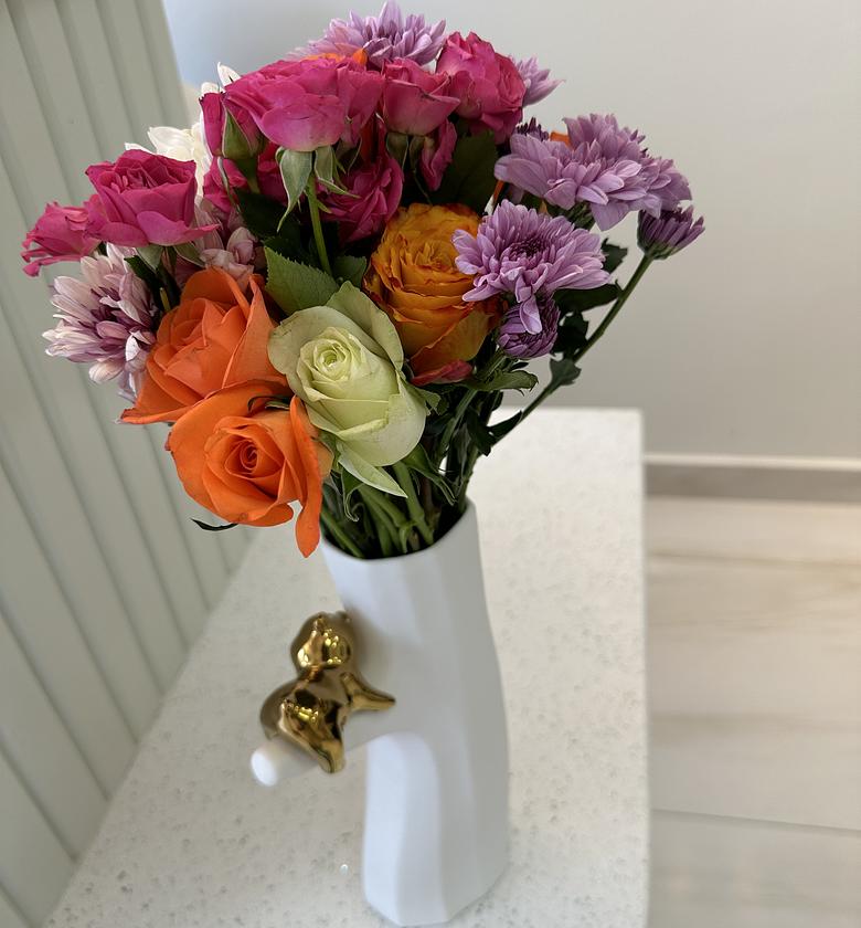 Vases & Faux flowers