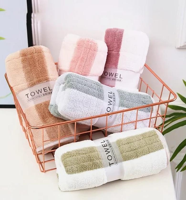  micro fiber kitchen towel ▫️35cm by 75cm ▫️ Lint free ▫️ suitable for cleaning utensils  image