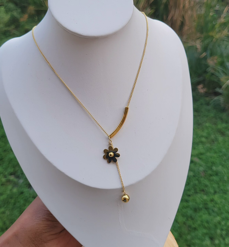 Flower necklace  image