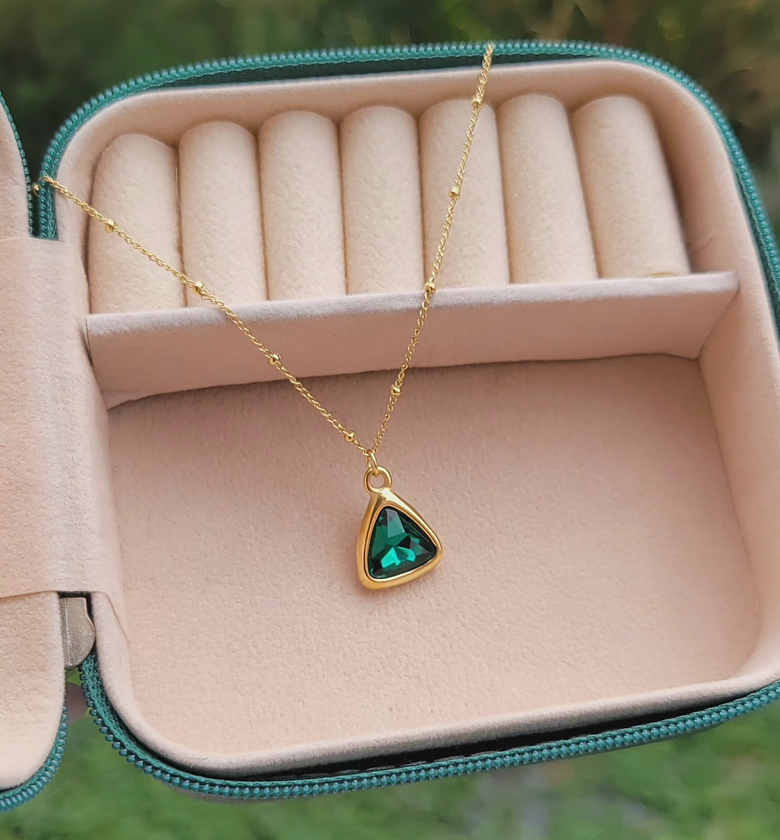 Ria emerald green necklace  image