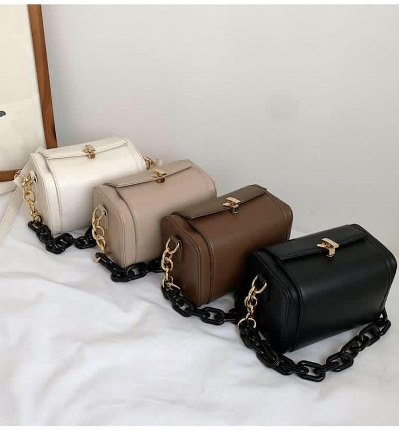 Ladies Box Handbag image