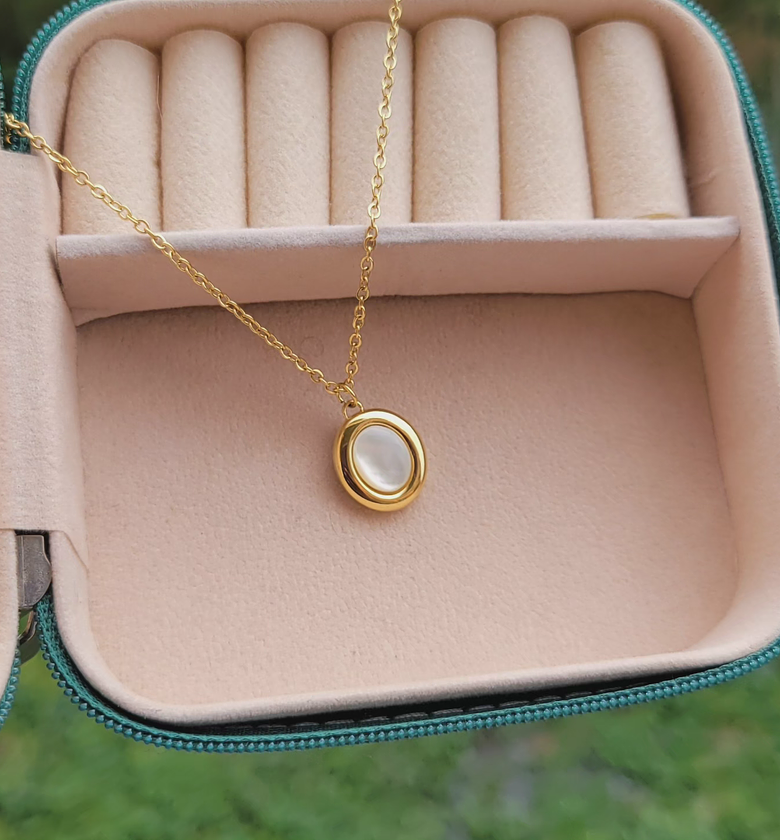 Makini white necklace  image