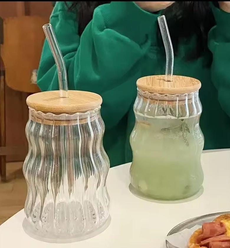 GLASS CUP. 500ml striped glass cup with bamboo lid  image