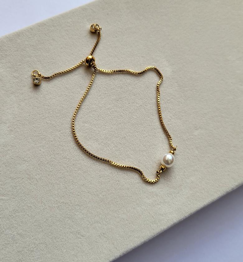 Pearl bracelet  image