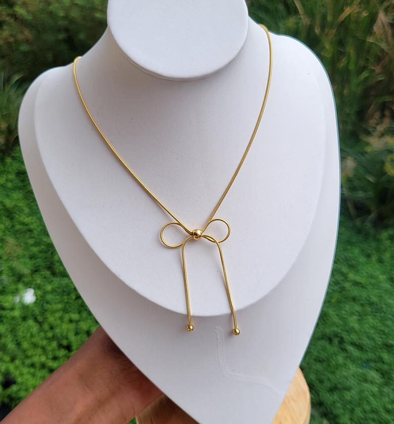 Classic bow necklace  image