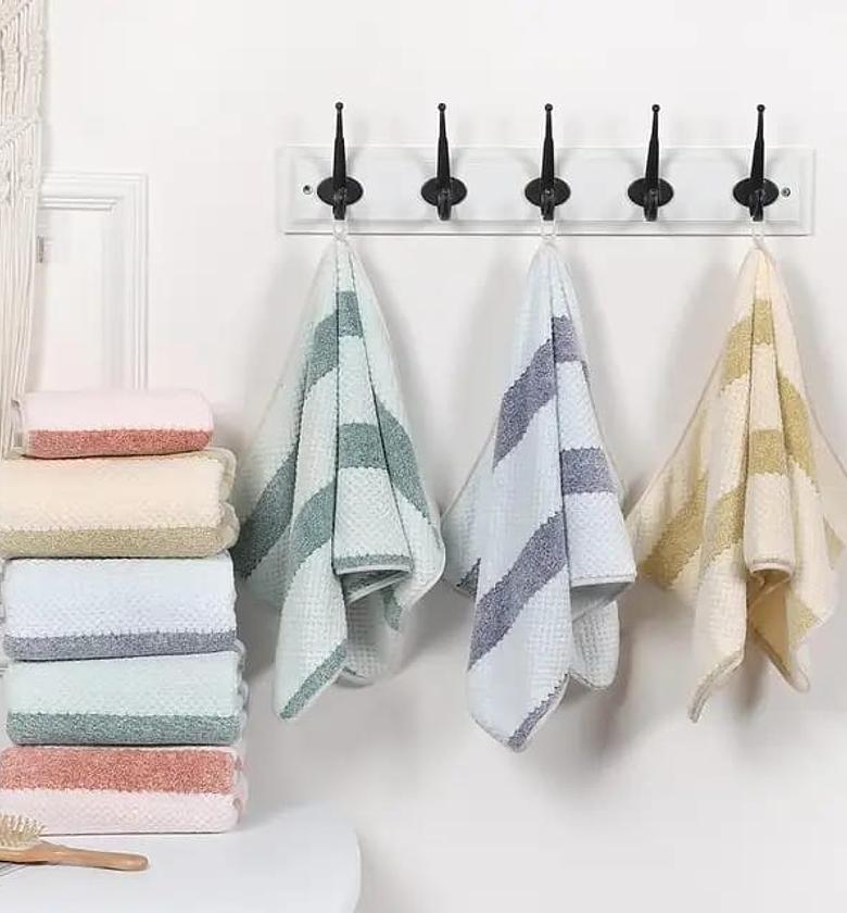  micro fiber kitchen towel ▫️35cm by 75cm ▫️ Lint free ▫️ suitable for cleaning glasses    image