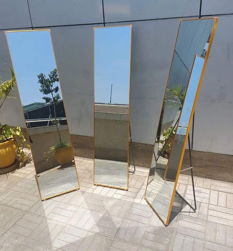 Standing/Dressing mirrors with metallic frame ▪️Size: L160cm*W40cm ▪️Available in: Gold and Black image