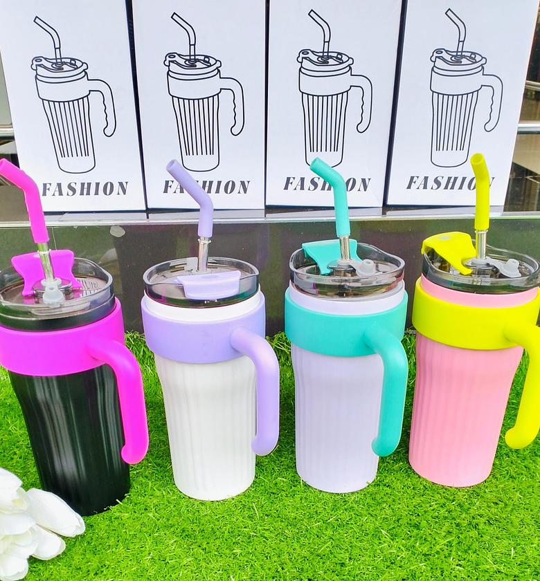 Insulated Thermo Cup With a straw image