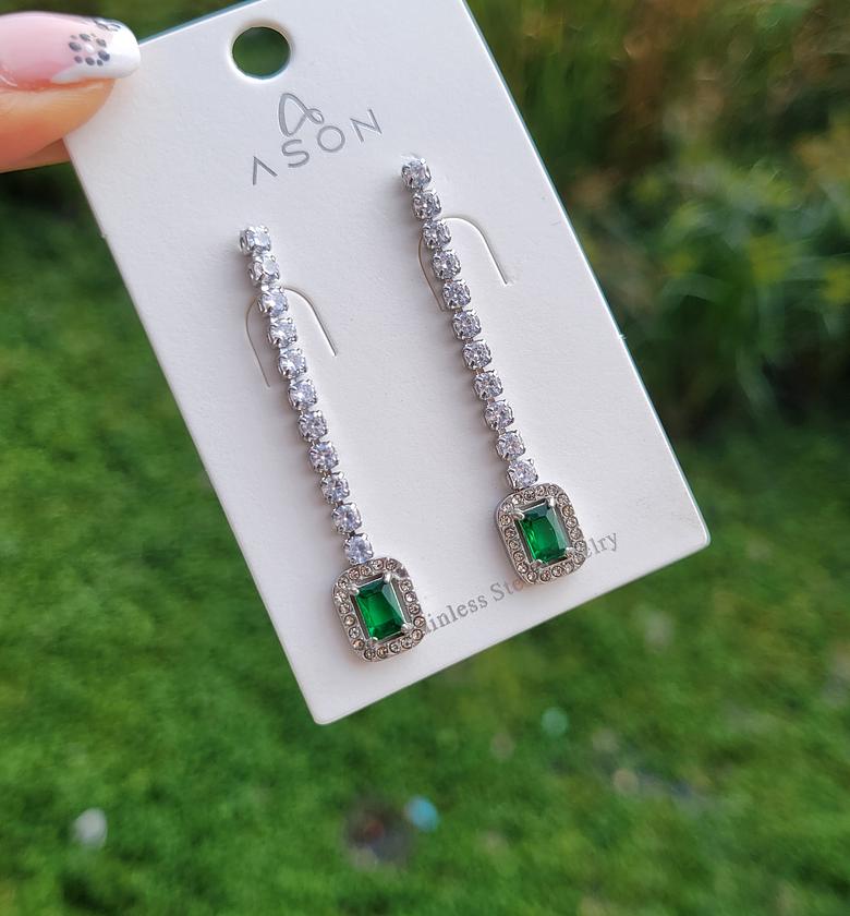 Emerald crystal  image