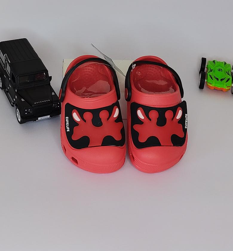 Red with Pattern Clogs image