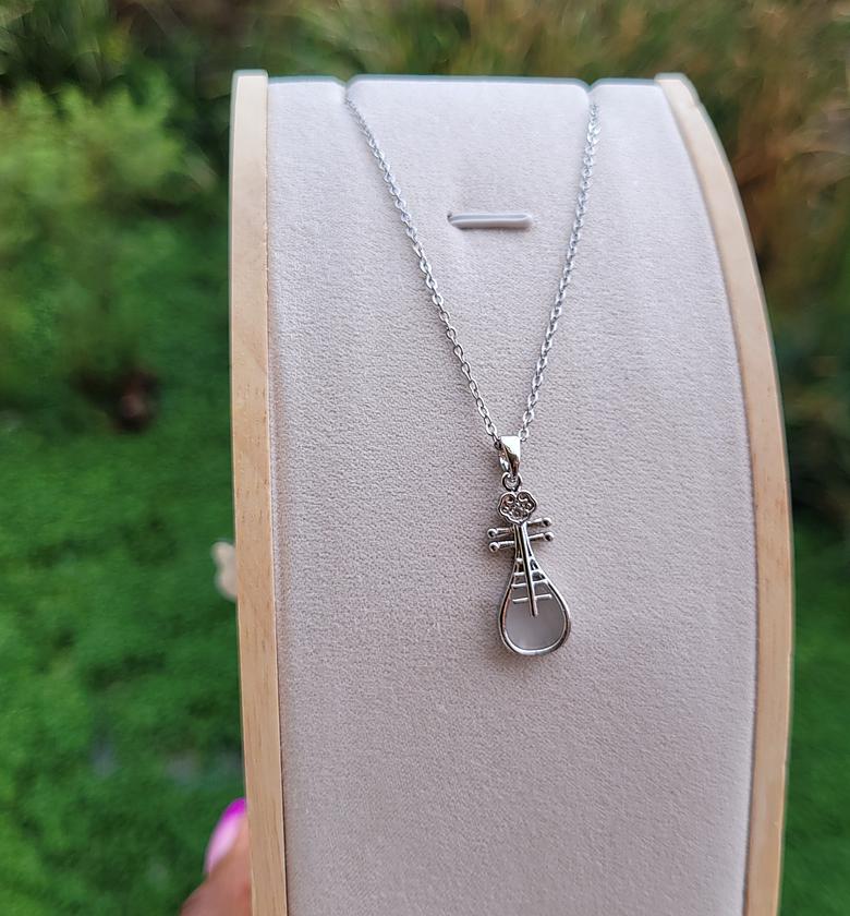 Silver necklace  image