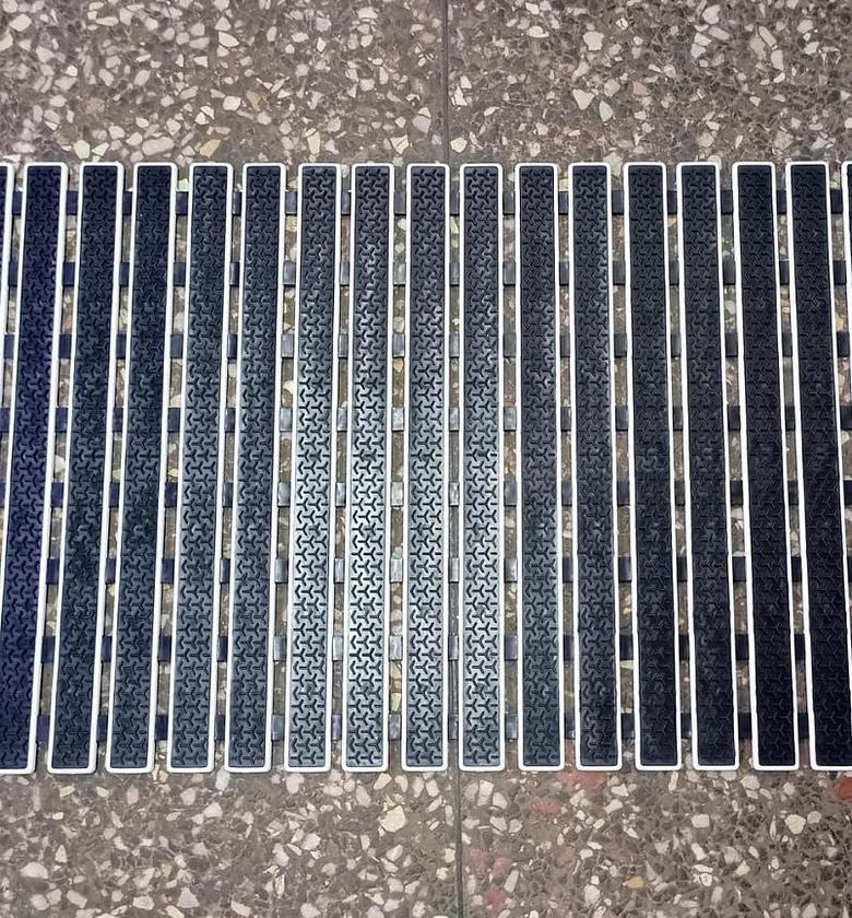 BATHROOM MAT. Antislip bathroom mat image