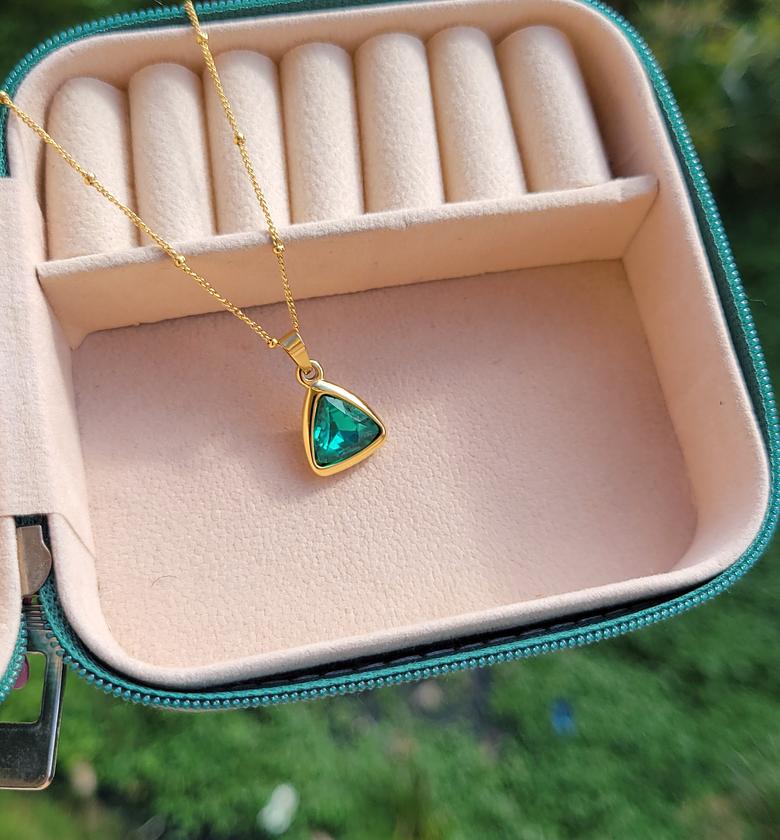 Cherub emerald  image