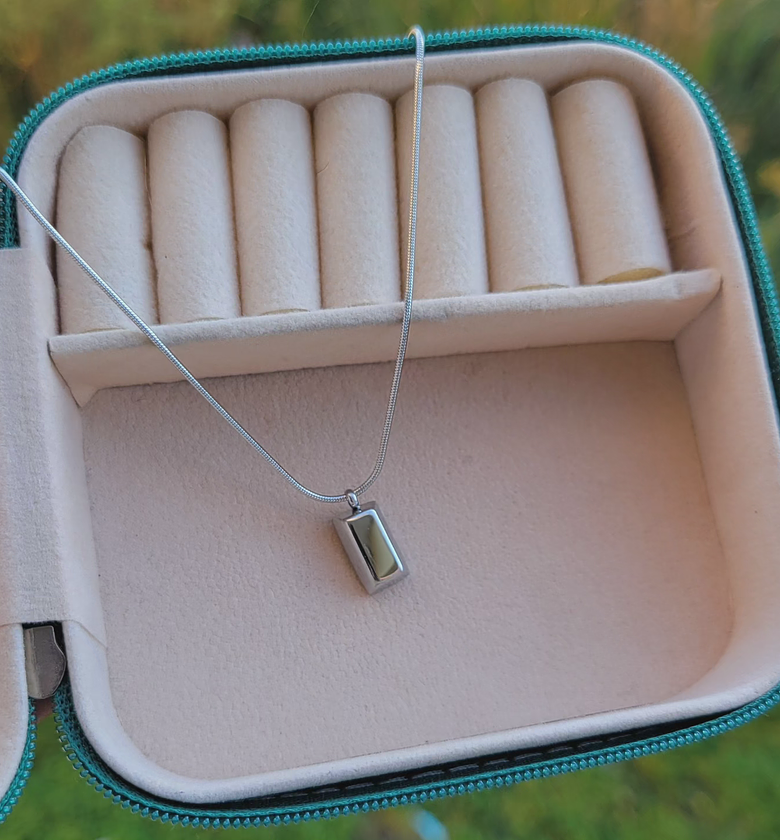 Block rectangular necklace  image