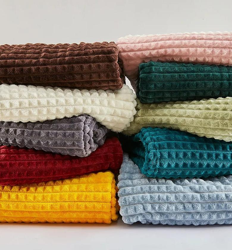 Cozy plaid throw blankets 🏷️Material: flannel 🏷️Colours available:  as displayed 🏷️Size: 150*200cm/4.9*6.5ft 🏷️cozy, warm     image