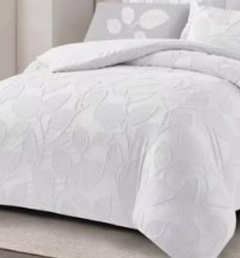 Tufted duvet cover set. image