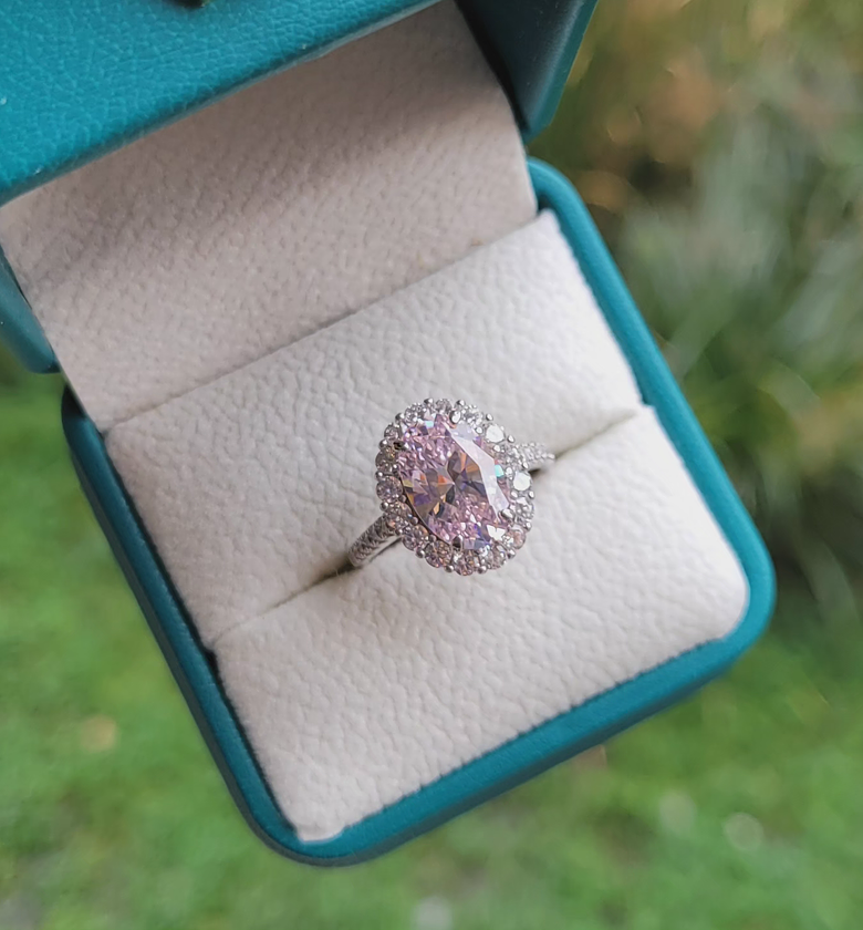 Oval diamond ring  image