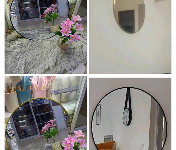 Circular Designed Classy Refined Decorative Mirror image