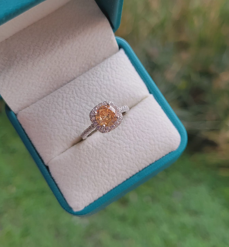 Square Zirconia  image