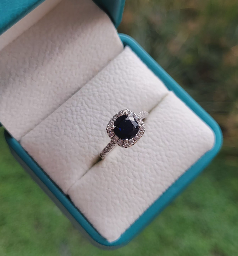 Square Zirconia  image