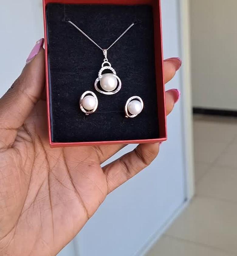 hypollargenic non tarnish and anti fading gold coated necklace  and earrings set image