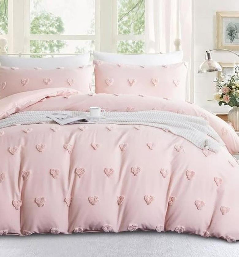 Duvet cover sets. image