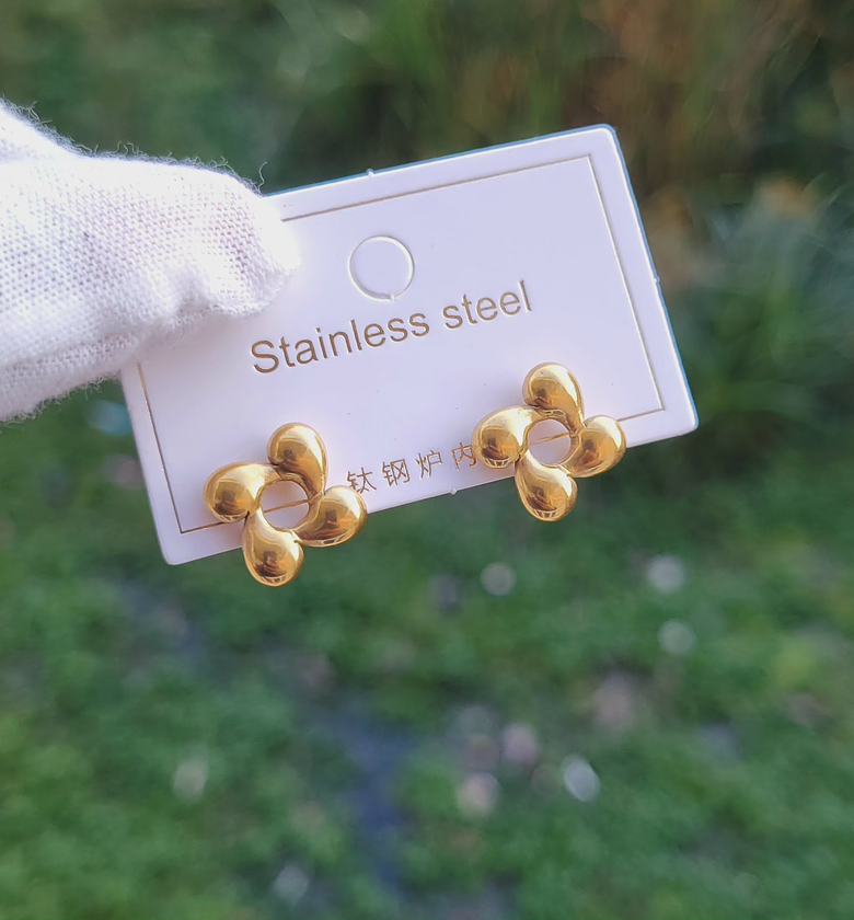 Gold studs image