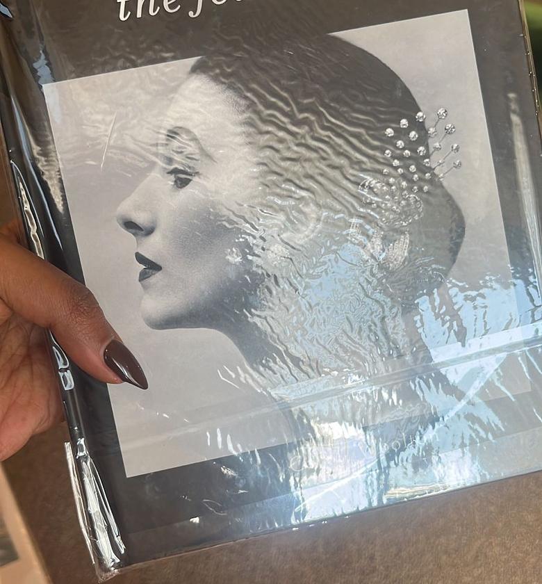 Vogue the jewelry coffee table book image