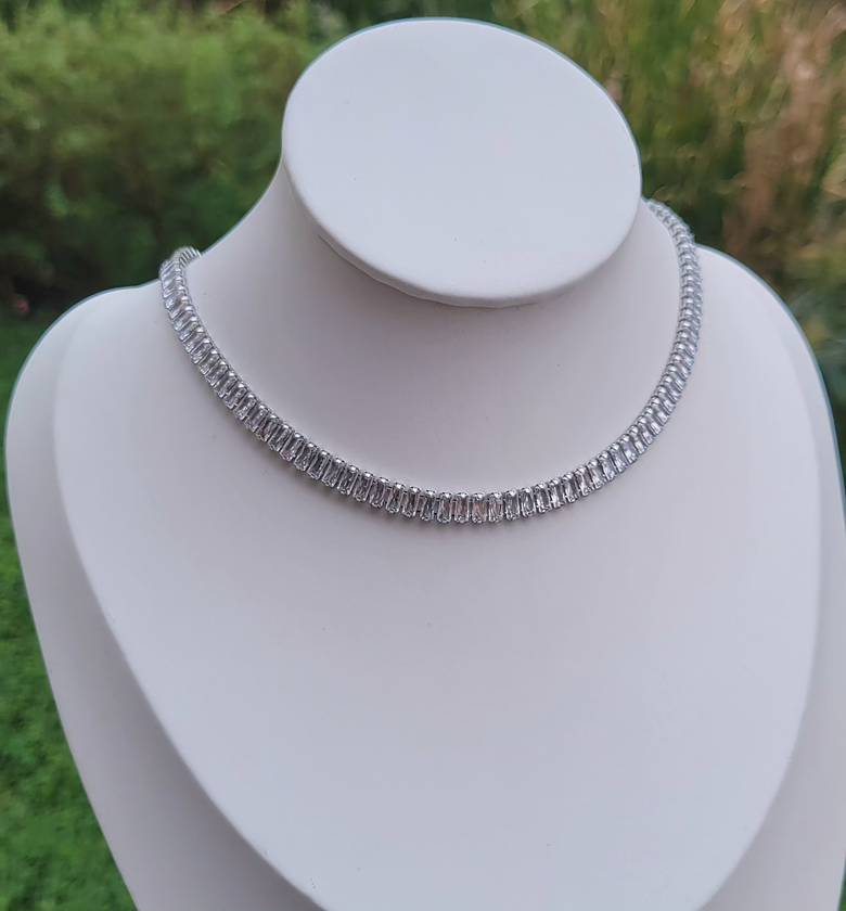 Judith crystal necklace  image