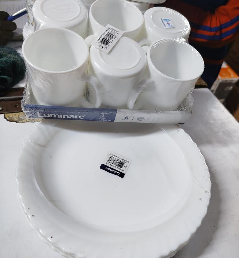 DINNER SET. 6 pcs feston white plate + 6 pcs mugs  32 cl image