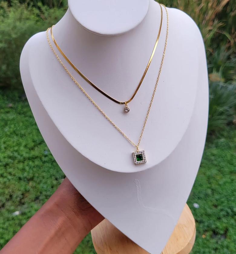 Emerald stone double image