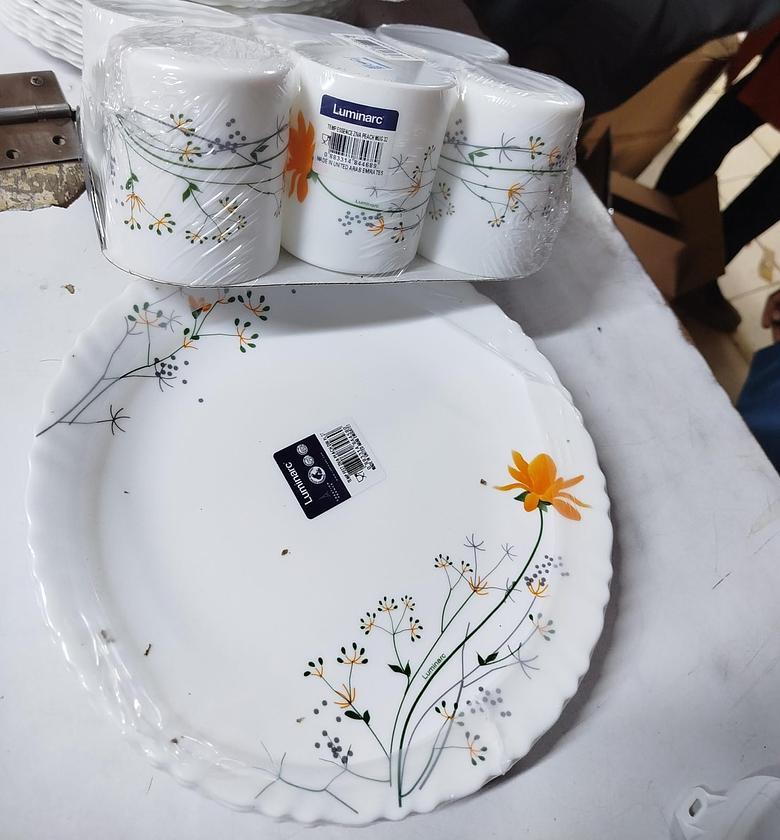 DINNER SET. 6pcs luminarc mugs 32 cl + 6pcs  luminarc plate 11 inch  image