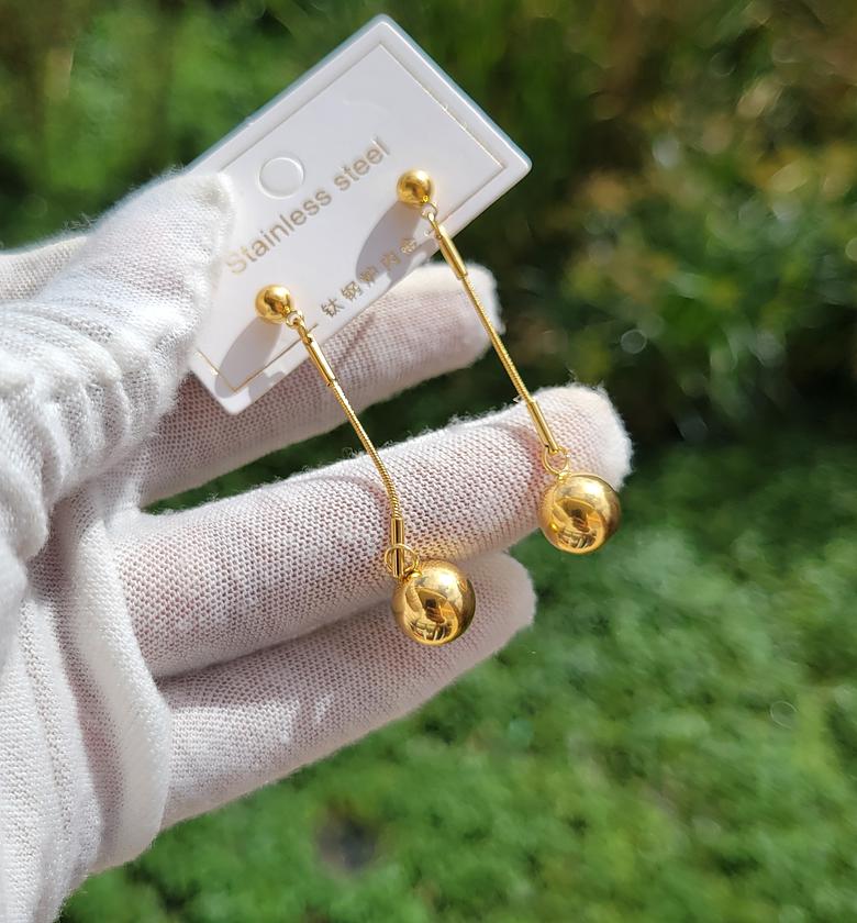 Long earrings  image