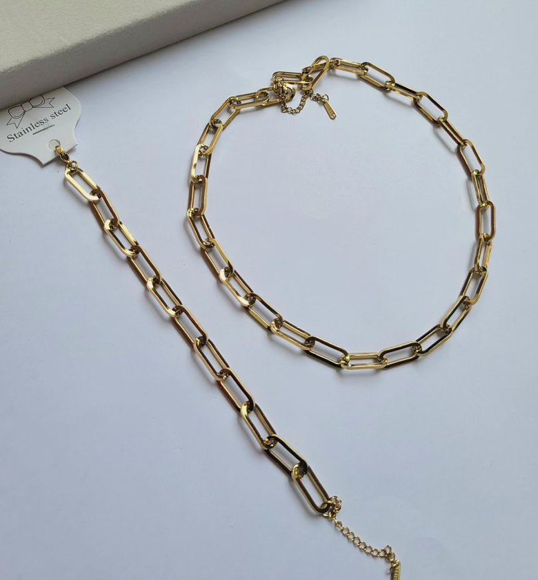 Paperclip necklace image