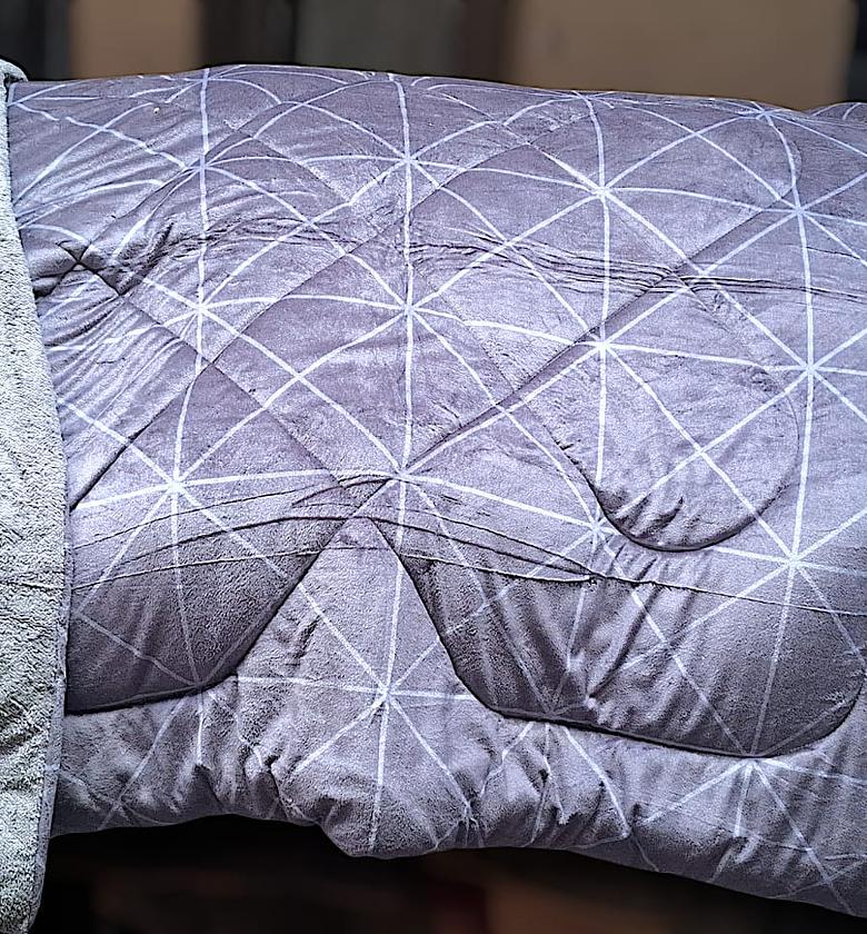 Single woolen duvet 5by6 image