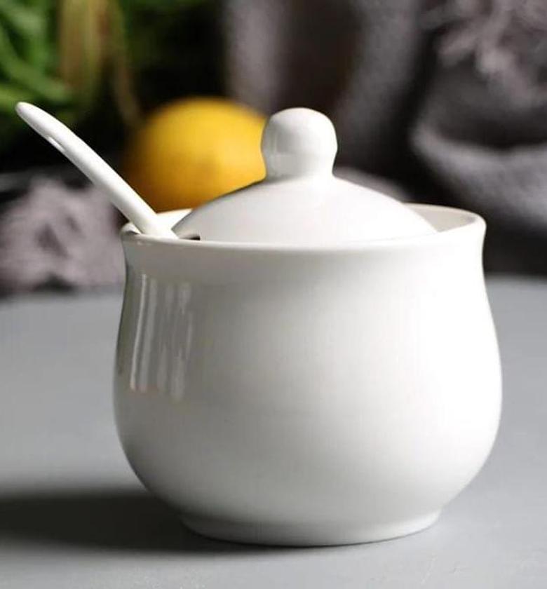 Ceramic sugar dish   ✅weighs 248g ✅Made of ceramic  White in color  measures 10cmx8cm  image