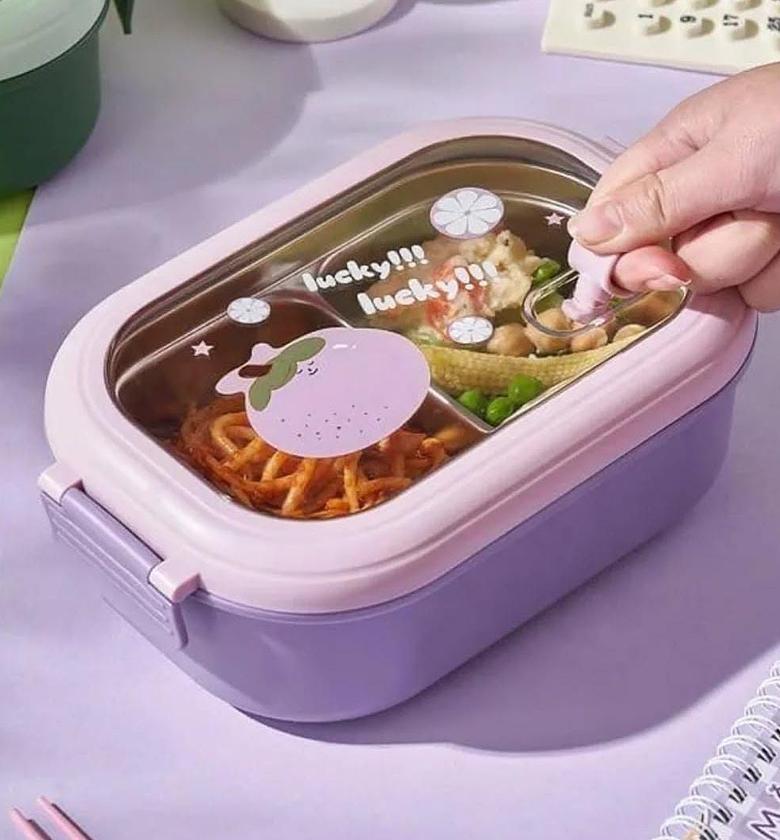 Bento lunch box with 2 compartment. image
