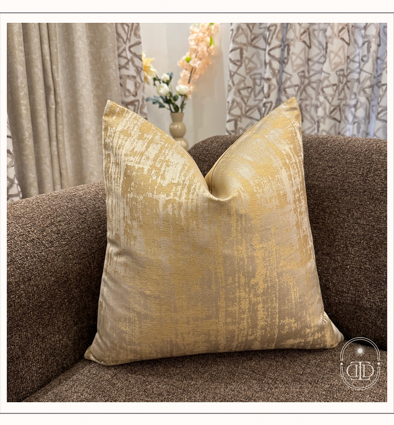 Luxury jacquard cushion cover (gold lustre) image