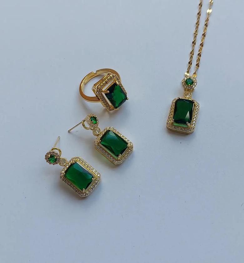 Emerald Green Jewelry Set image
