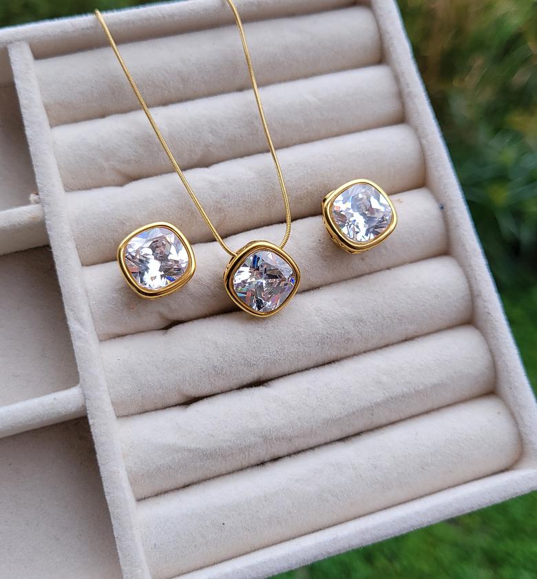 Diana diamond set image