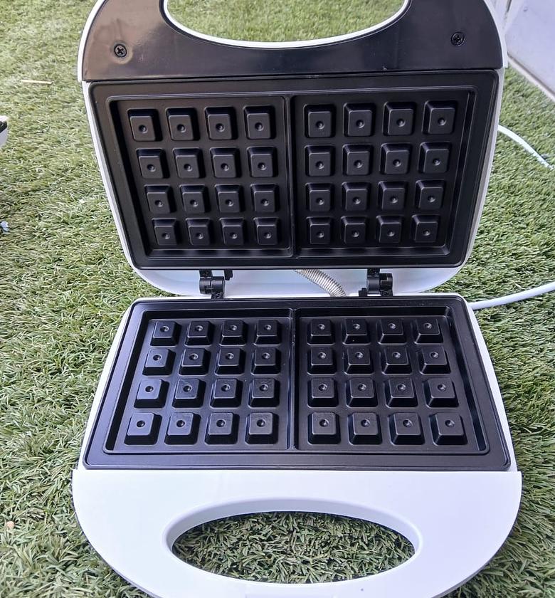 WAFFLE MAKER.  image